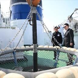 Президент ЮН Соннёль осматривает оборудование на патрульном корабле Корейской береговой охраны в Инчхоне. Фото пресс-службы администрации президента